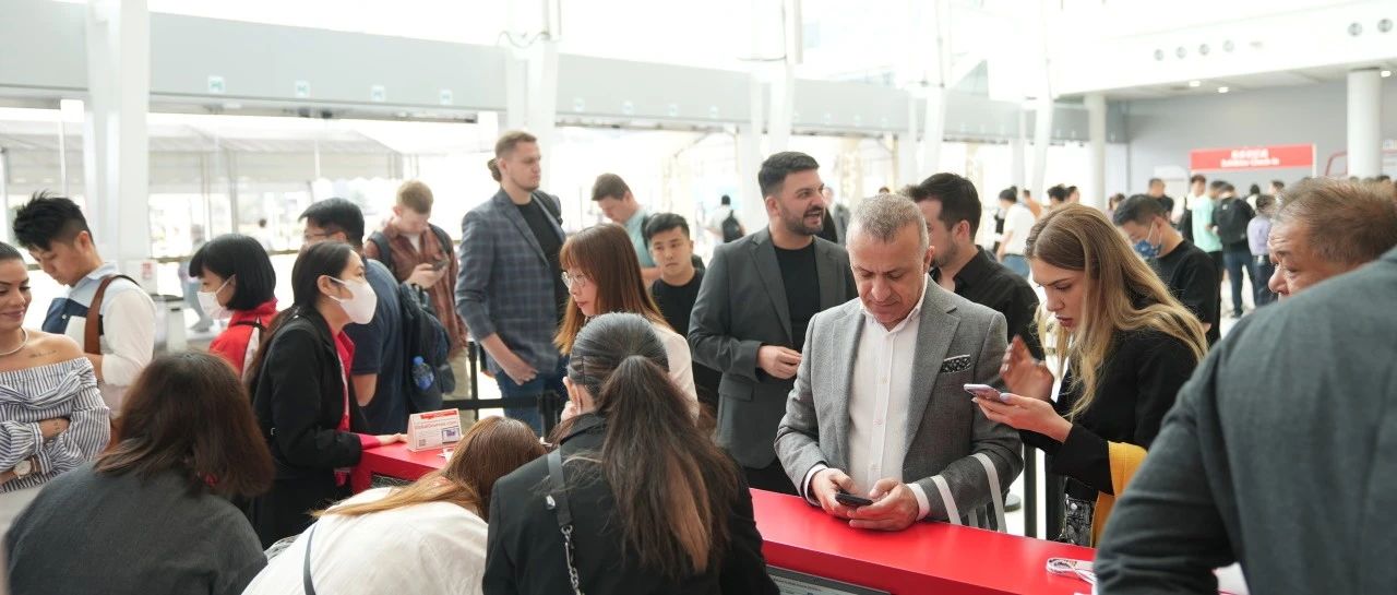 開幕！ 歐美買家齊聚環球資源消費電子展，AI 科技新品吸引全球買家採購新潮流，現場直擊！